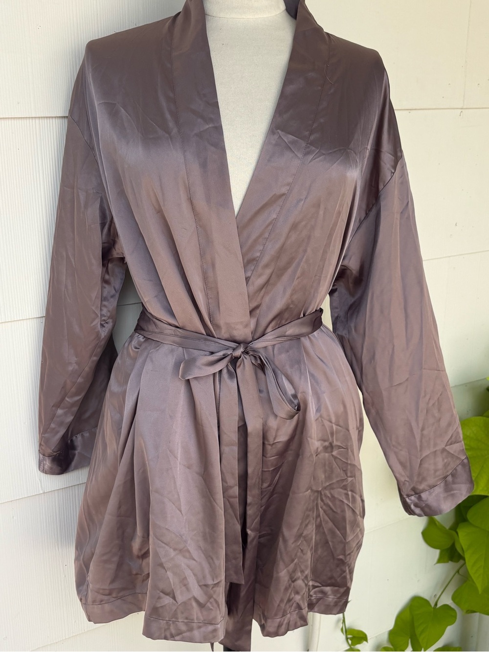 Victoria’s Secret kimono robe silk lavender gray/silver one size OS side pockets